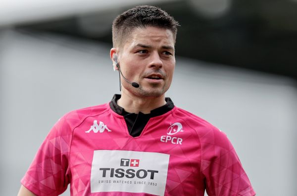L’arbitre international Chris Busby quitte l’arbitrage avec perte et fracas !