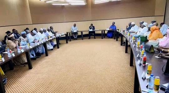 Cameroun : Paul Biya en précampagne au Palais de l'Unité