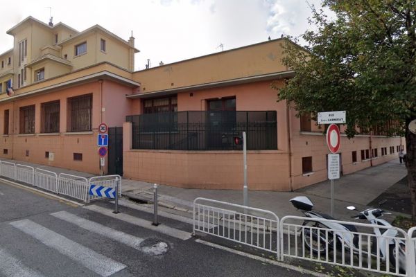 "Des sanctions exemplaires seront prises" : une mamie-trafic a été violemment frappée au visage et a perdu connaissance à Nice