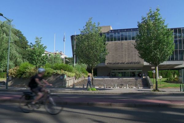 Gynécologue accusé d'une trentaine de viols et agressions sexuelles : une peine de 18 ans de réclusion criminelle requise