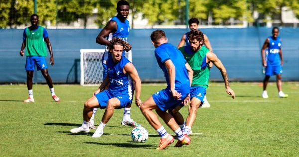 Football - En images. Canicule, pause fraîcheur, travail spécifique... Le GF38 a repris l'entraînement