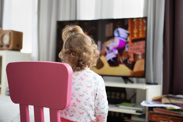Les enfants de moins de 3 ans interdits d'écran dès ce jeudi dans les lieux d'accueil