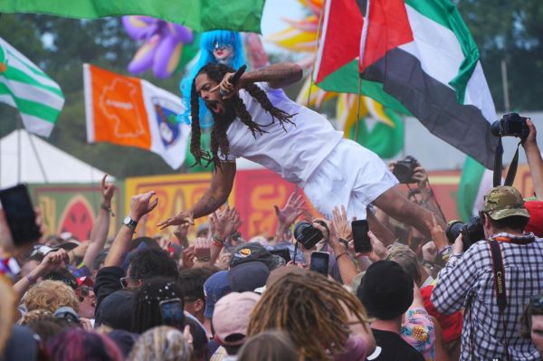 Royaume-Uni : une enquête ouverte contre un groupe de rap après des propos contre l'armée israélienne