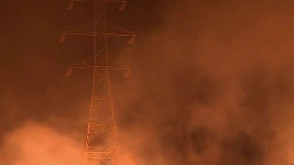 Eurozapping : des feux de forêts dus à la canicule au Portugal