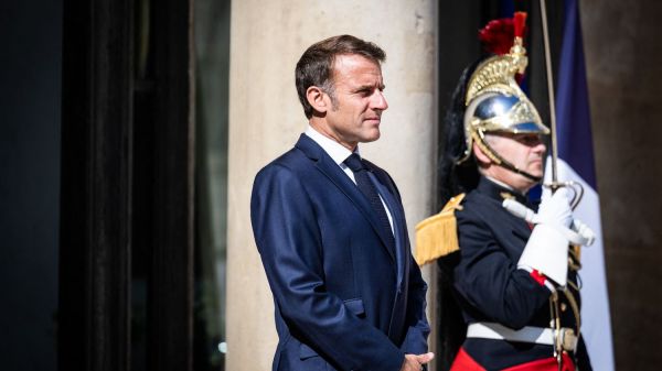 Emmanuel Macron réunit les acteurs politiques économiques de Nouvelle-Calédonie à l'Elysée