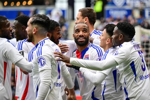 Lacazette (ex-OL) : "Vous resterez à jamais dans mon coeur"