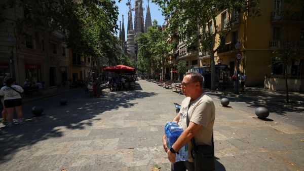 « Ma mère l'a vue mourir dans ses bras » : une femme de ménage de Barcelone meurt sous la chaleur écrasante