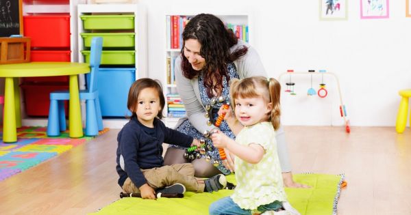 Cette enquête révèle combien d'employés de crèche il manque, et c'est colossal