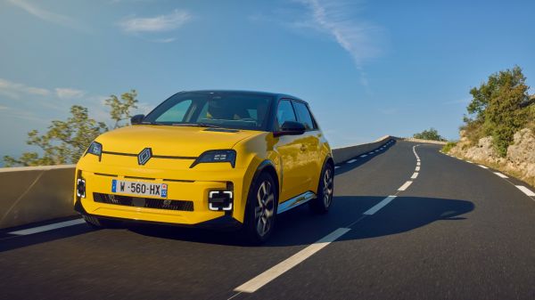 Renault, Citroën, Tesla, pas de marques chinoises... Le top 10 des voitures électriques les plus vendues en France