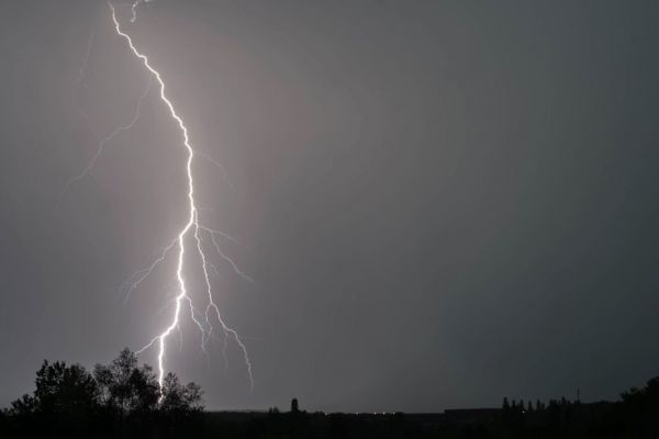Orages violents. Faut-il équiper sa maison d'un paratonnerre ?