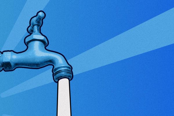 Canicule : « Quand nous en sommes rendus à déscolariser des milliers d'enfants parce qu'on cuit, il est l'heure d'agir »