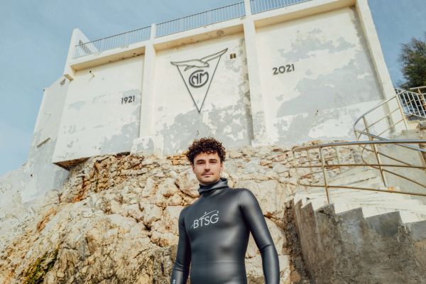 L'apnéiste Arnaud Jerald repousse les limites physiques du corps humain et bat un nouveau record mondial
