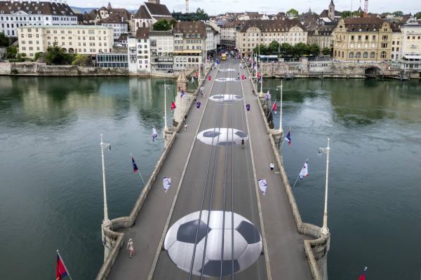 En direct, Euro 2025 – Bâle entre en scène à l'occasion du match d'ouverture opposant la Suisse à la Norvège
