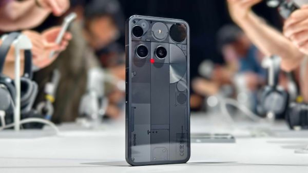 Prise en main Nothing phone (3) : un prix élevé mais une bonne surprise pour un appareil étrange !