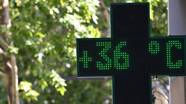 Canicule : le cas de ces deux départements restés en vigilance jaune malgré la chaleur fait débat