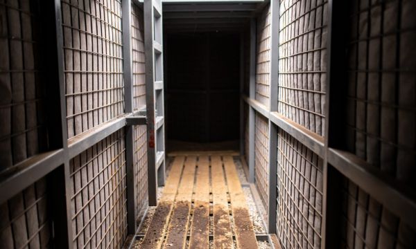 Airbnb se lance dans la location estivale de « bunker d’hôtes »