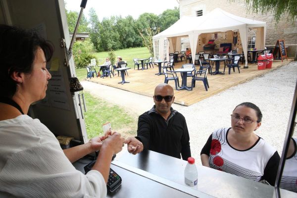 La guinguette de l'écluse de Thouérat, à Saint-Yrieix, a fermé ses portes