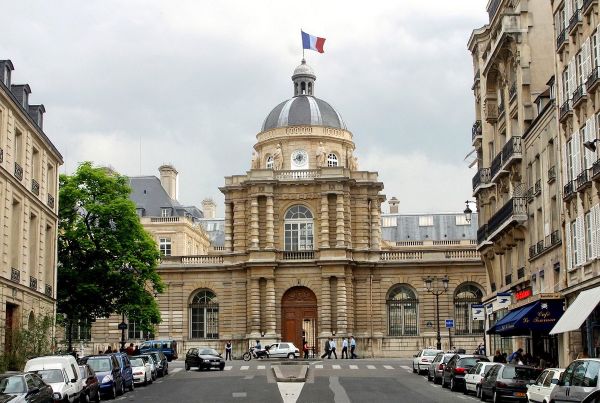 Le soutien de l'État au livre, entre efficacité et austérité