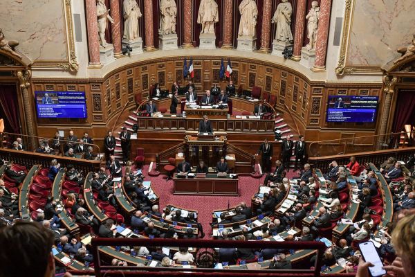 Lorsque ceci arrive, le ministre paye sa tournée... Un élu raconte à quel moment ça picole gratis