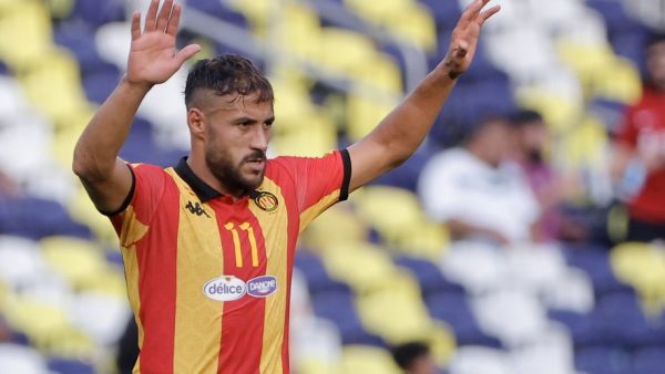Il aurait refusé d'attacher la ceinture de son fils : Youcef Belaïli, de retour du Mondial des clubs, arrêté à l'aéroport de Roissy après une altercation en vol