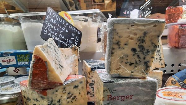 Emmanuel Macron en visite ce jeudi en Aveyron chez les producteurs de roquefort