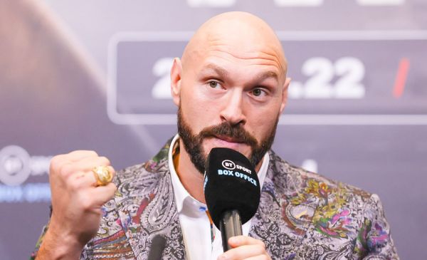 Tyson Fury dévoile le nom du boxeur qui pourrait le faire sortir de sa retraite, et ce n'est pas Anthony Joshua