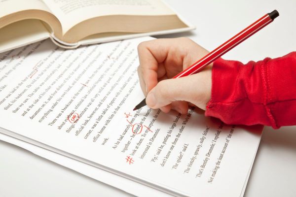 Corriger des copies en 30 secondes ? C’est désormais possible grâce à l’IA
