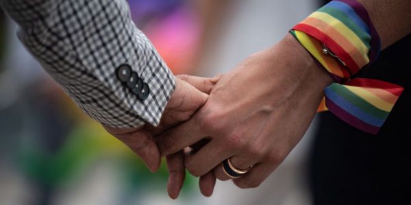 Droits LGBTIQ+: Les couples homosexuels mariés à l'étranger obtiendront des droits à Hong Kong