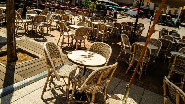 Canicule : "Il y a plus d'employés que de clients", avec la chaleur, les terrasses perpignanaises sont désertées