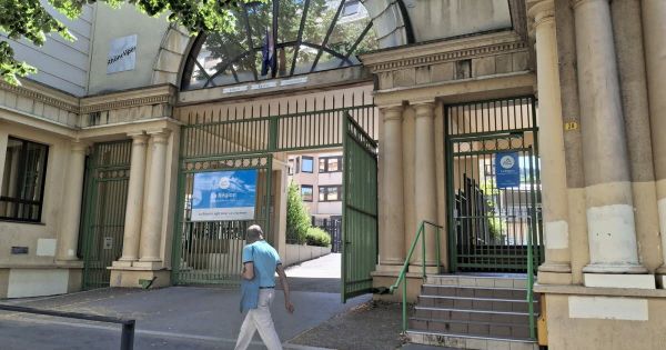 Loire. Armé de couteaux, le lycéen masculiniste projetait d'agresser quatre filles de sa classe