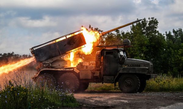 Suspension des livraisons d'armes à Kiev : "Si les États-Unis lâchent l'Ukraine, le chaos mondial s'aggravera"