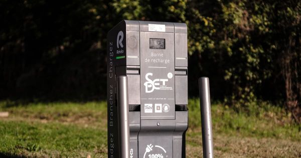 Electrification des flottes automobiles : en entreprise, des bornes pour rester branché