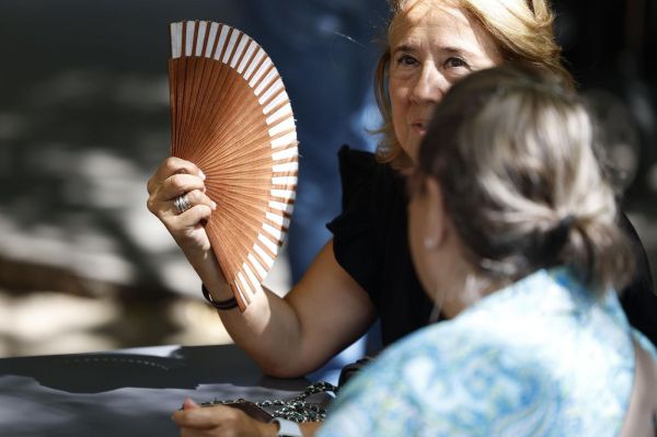 Sieste, climatisation et éventail : face à la chaleur, les Espagnols s'adaptent et passent en mode ralenti