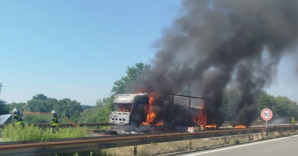 Territoire de Belfort. Camion en flammes sur l'A36 : autoroute fermée une grande partie de la journée et 6 km de bouchon