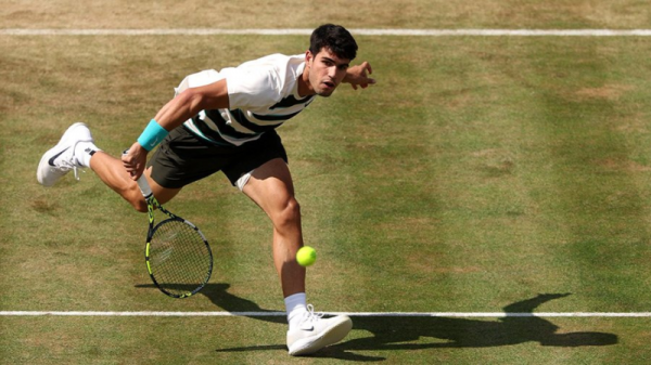Wimbledon: Alcaraz facilement qualifié pour le troisième tour