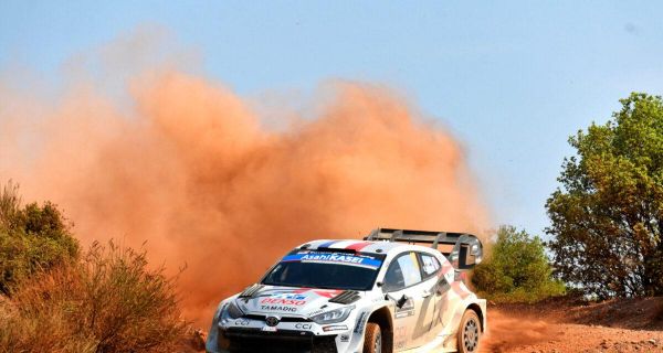 WRC : Ogier joue encore le titre avec une entrée surprise