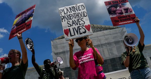 Avec l'asphyxie de Planned Parenthood, la croisade de Trump et de la droite américaine contre les femmes franchit un nouveau palier
