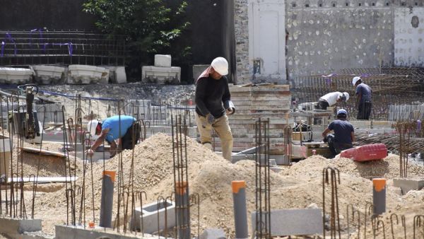 Nouveau drame à cause de la canicule : un ouvrier de 51 ans meurt après avoir fait un malaise sur un chantier, il a subi "un gros coup de chaud" et a été "pris de convulsions"