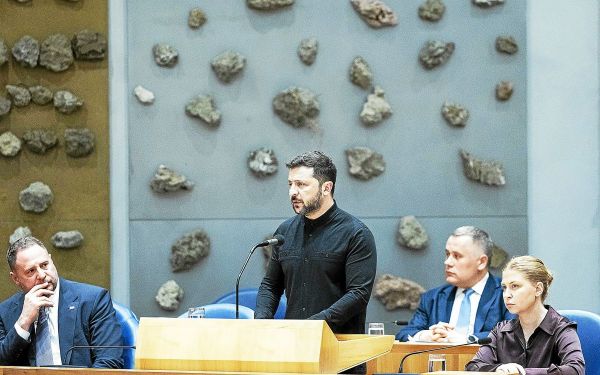 Arrêt de la livraison de certaines armes américaines : Kiev se dit prêt à « acheter ou louer » des défenses antiaériennes