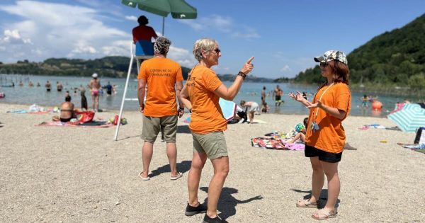 Isère. « Ça me paraît être du bon sens, du civisme même » : l'interdiction de fumer plutôt bien comprise sur la plage de Charavines