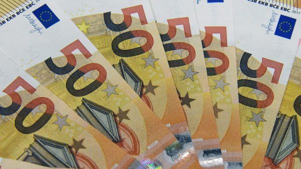 Il multipliait les billets en les faisant bouillir : un homme arrêté après avoir escroqué plus de 200 000 euros à une Française