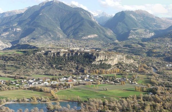 Ce village fortifié construit par Vauban est l'un des plus beaux de France