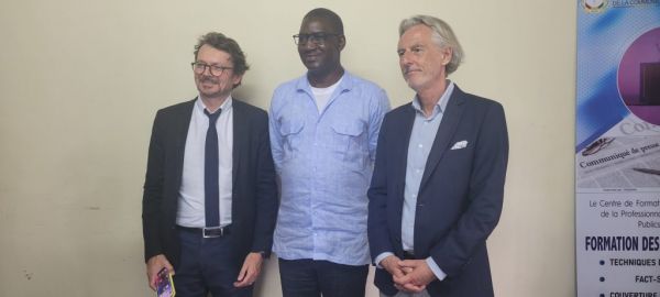 Médias : des journalistes formés pour la lutte contre la désinformation
