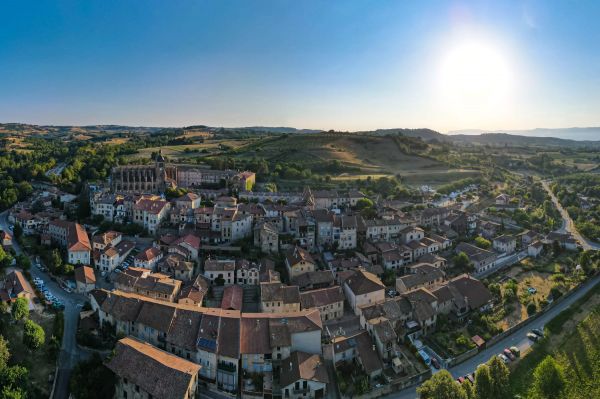 Village préféré des Français 2025 : Saint-Antoine-l'Abbaye lauréat, le classement