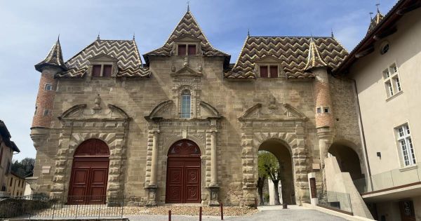 Isère. Saint-Antoine-l'Abbaye élu village préféré des Français !