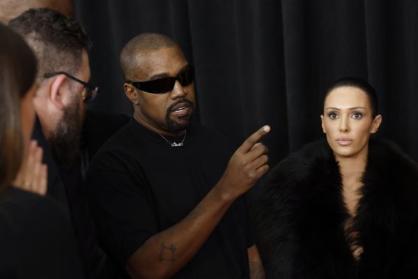 Chanson à la gloire d'Hitler : l'Australie annule le visa du rappeur américain Kanye West