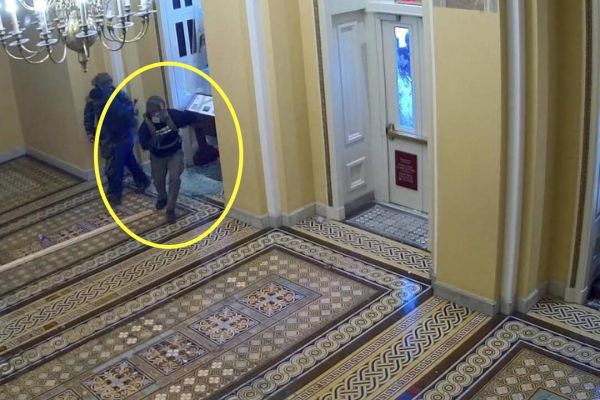Un participant à l'assaut du Capitole, qui avait voulu se venger des policiers, condamné à la prison à perpétuité