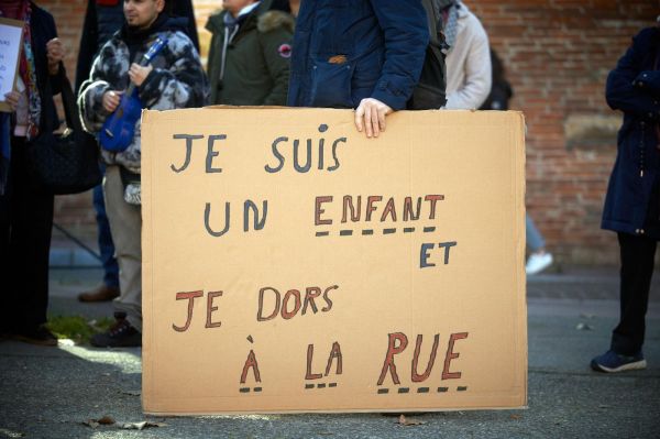 Deux enseignantes poursuivies pour avoir participé à l'occupation d'un collège par des familles à la rue