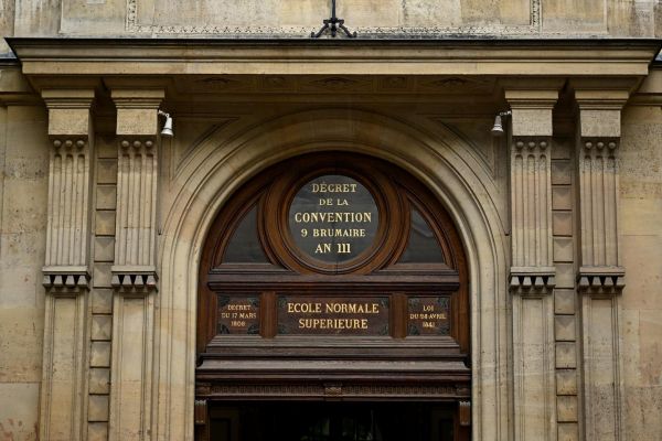 « On perd des femmes au moment du concours », Normale-Sup veut former ses jurys d'entrée pour sortir des stéréotypes de genre