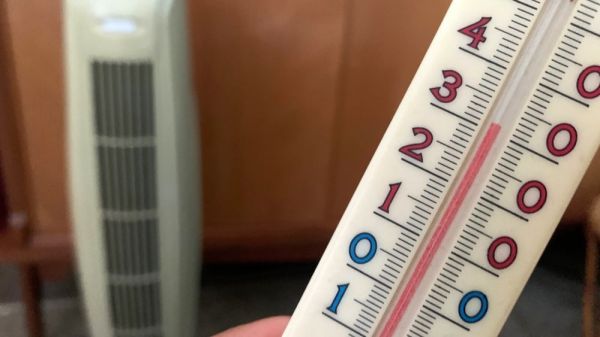 Chaleur dans les écoles : chaque ville de l'étang de Berre ajuste sa réponse et les syndicats accusent l'État